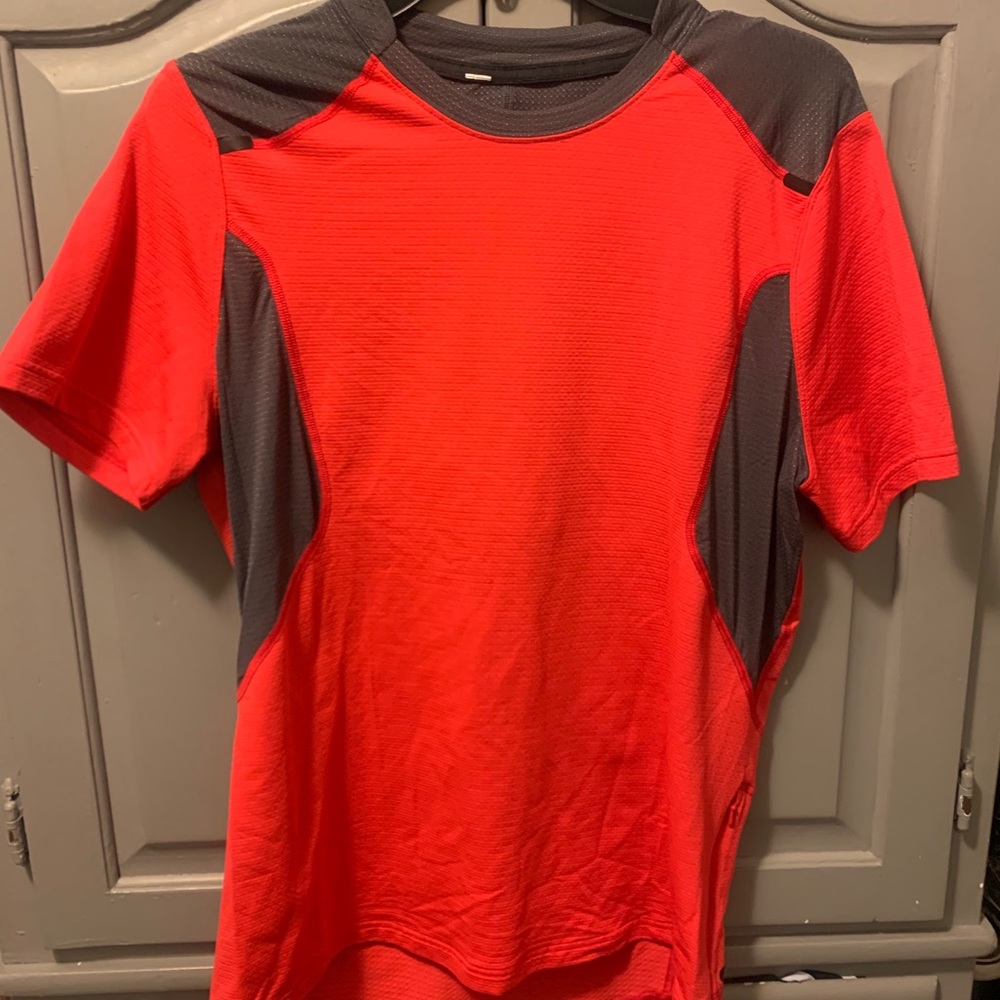 Lululemon Men’s Shirt